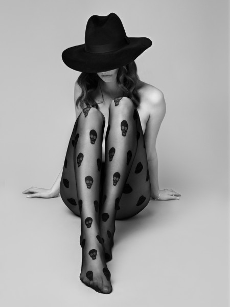 Fiore - Caurspīdīgas halovīnu zeķubikses ar skeleta motīvu