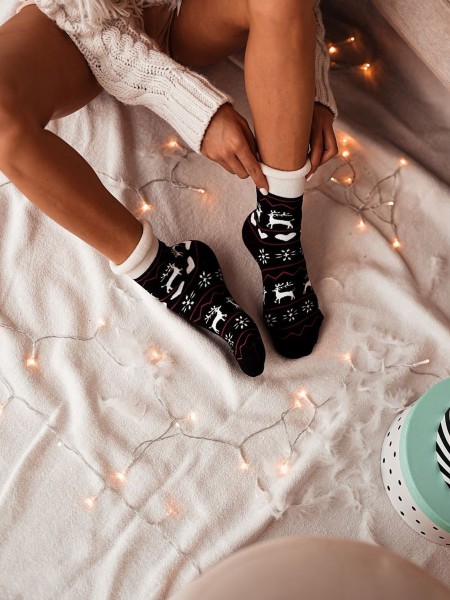 Fiore - Ļoti mīkstas zeķītes ar Ziemassvētku rakstu un kokvilnas frotē
